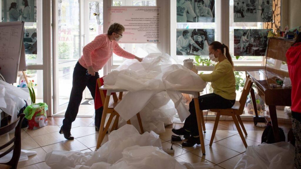 "Коронавирус не сдается, и мы еще нужны". Как помочь гродненским медикам в борьбе с пандемией