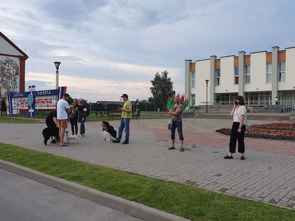 "Аказалася, такое ў Беларусі магчыма". Жыхароў Слоніма будуць судзіць за выхад у горад