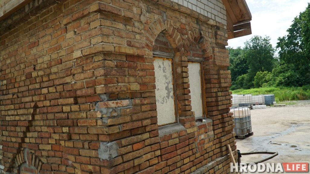 Палац у лясных джунглях,  пешы мост і найвышэйшы млын Беларусі: падарожжа на 12 цікавостак за 1 дзень