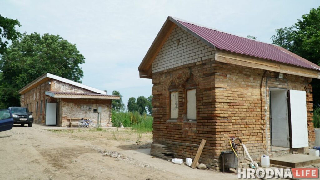 Палац у лясных джунглях,  пешы мост і найвышэйшы млын Беларусі: падарожжа на 12 цікавостак за 1 дзень