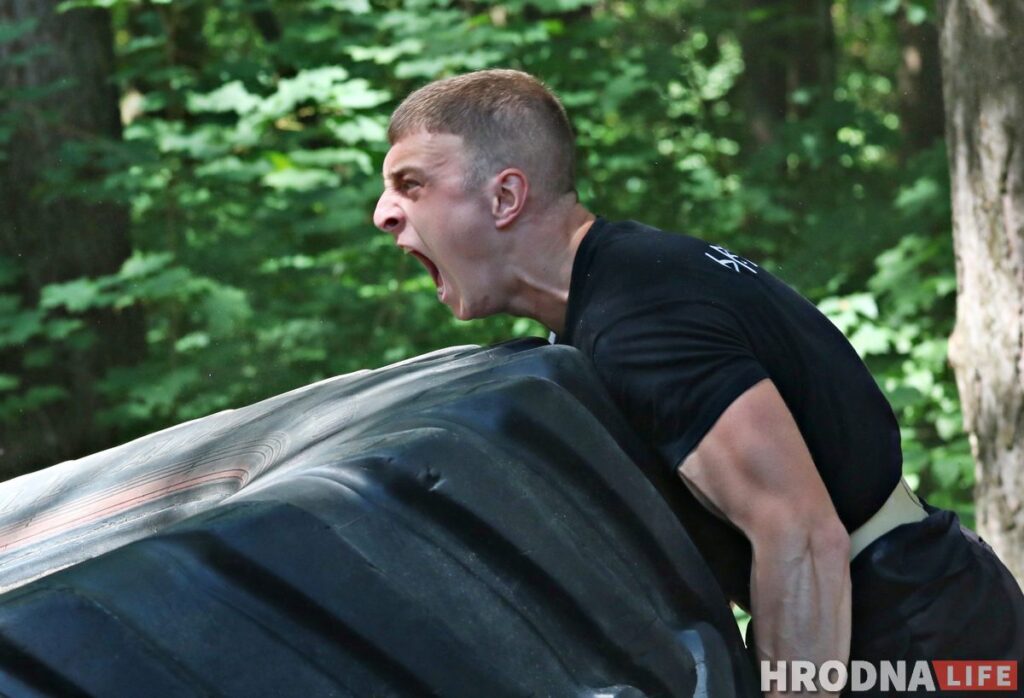 Гродзенец усталяваў сусветны рэкорд у пераварочванні пакрышкі. Засталося яго зарэгістраваць сусветны рэкорд у пераварочванні пакрышкі