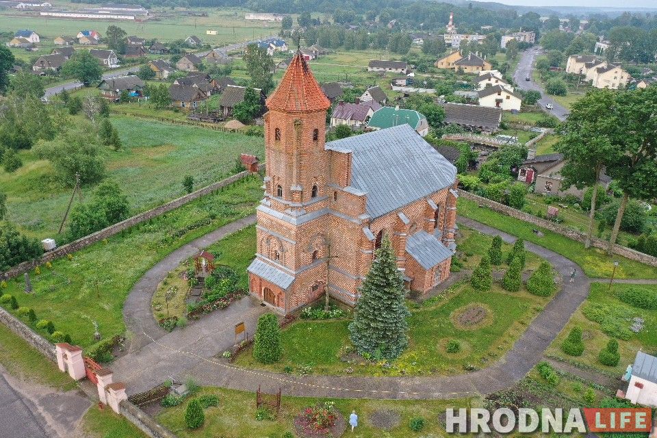 Палац у лясных джунглях,  пешы мост і найвышэйшы млын Беларусі: падарожжа на 12 цікавостак за 1 дзень