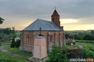Палац у лясных джунглях, пешы мост і кавалачак Вестфаліі ў Беларусі: падарожжа на 12 цікавостак за 1 дзень Палац у лясных джунглях, пешы мост і кавалачак Вестфаліі ў Беларусі: падарожжа на 12 цікавостак за 1 дзень