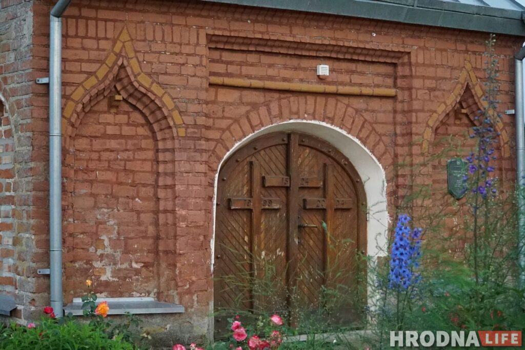 Палац у лясных джунглях,  пешы мост і найвышэйшы млын Беларусі: падарожжа на 12 цікавостак за 1 дзень