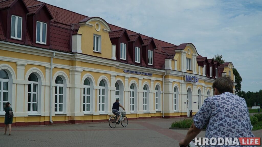 Палац у лясных джунглях,  пешы мост і найвышэйшы млын Беларусі: падарожжа на 12 цікавостак за 1 дзень