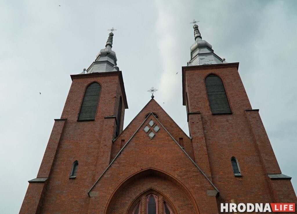 Палац у лясных джунглях,  пешы мост і найвышэйшы млын Беларусі: падарожжа на 12 цікавостак за 1 дзень