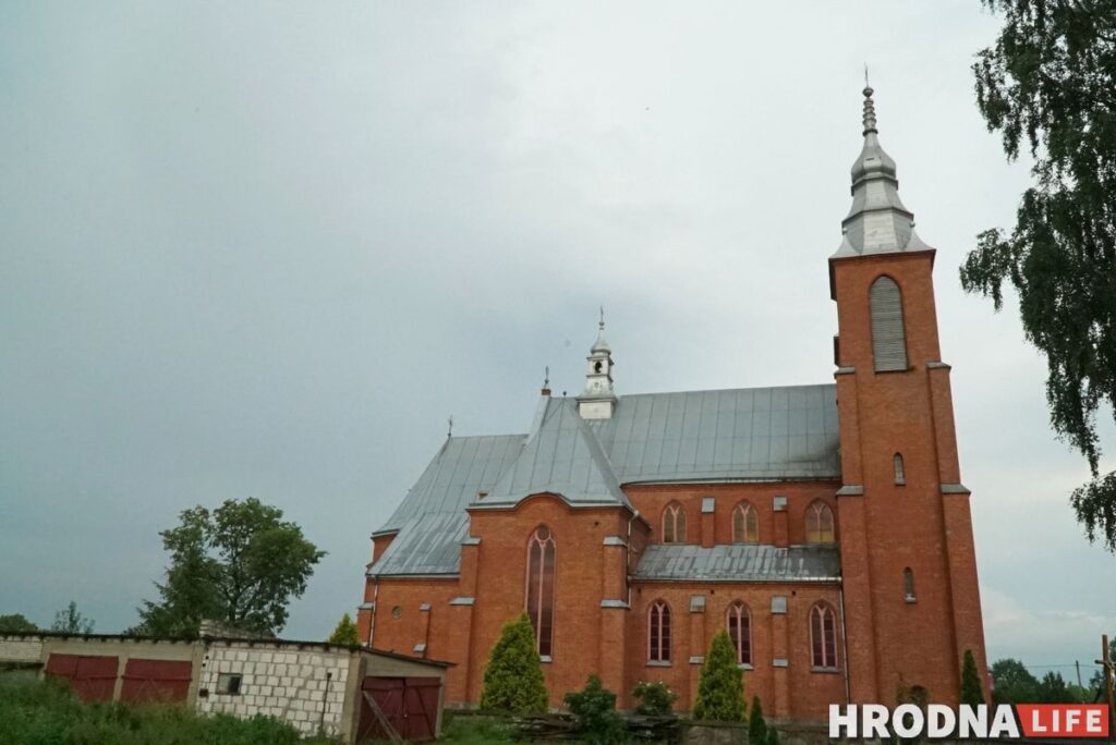 Палац у лясных джунглях,  пешы мост і найвышэйшы млын Беларусі: падарожжа на 12 цікавостак за 1 дзень