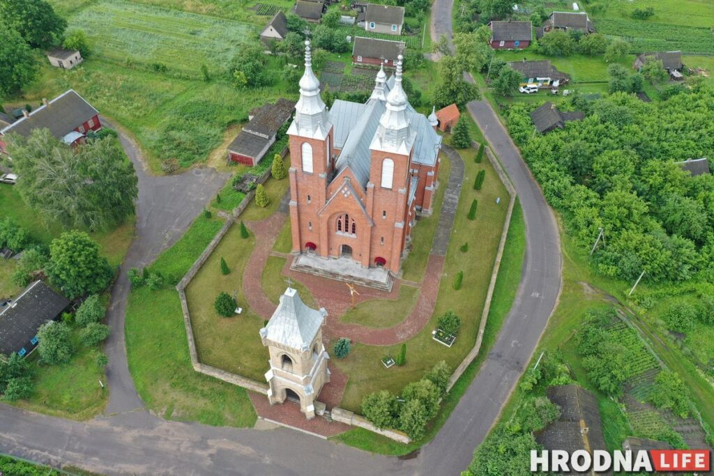 Палац у лясных джунглях,  пешы мост і найвышэйшы млын Беларусі: падарожжа на 12 цікавостак за 1 дзень