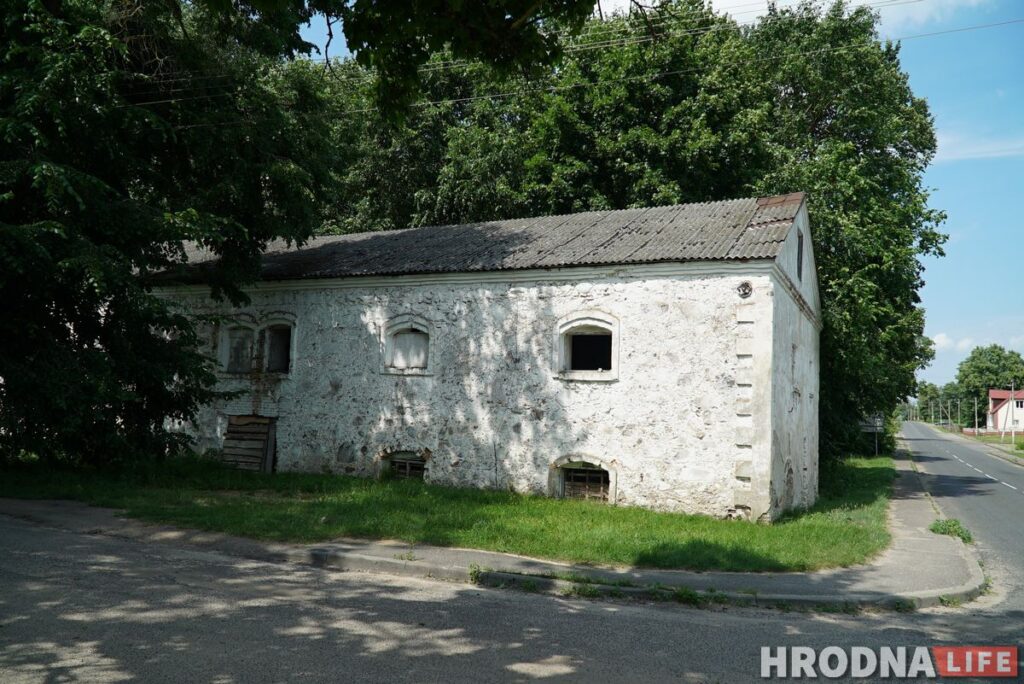 Палац у лясных джунглях,  пешы мост і найвышэйшы млын Беларусі: падарожжа на 12 цікавостак за 1 дзень