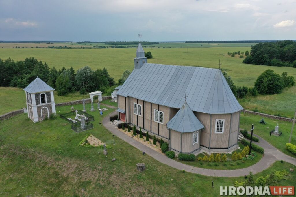 Палац у лясных джунглях,  пешы мост і найвышэйшы млын Беларусі: падарожжа на 12 цікавостак за 1 дзень