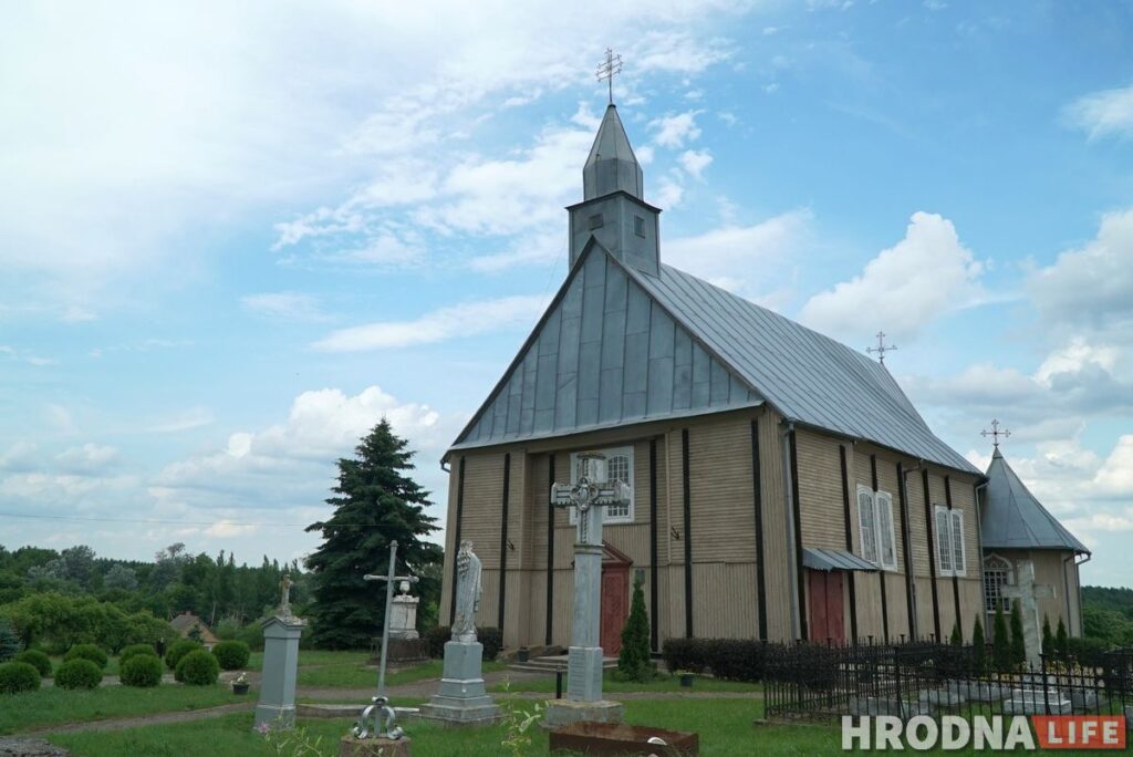 Палац у лясных джунглях,  пешы мост і найвышэйшы млын Беларусі: падарожжа на 12 цікавостак за 1 дзень