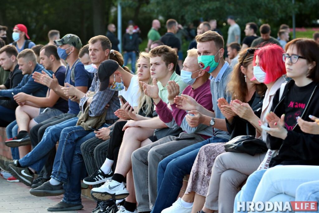 Глядзіце, як у Гродне людзі выйшлі на стыхійную акцыю пратэсту