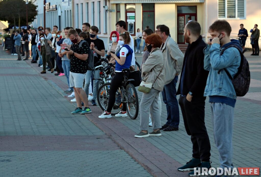 Глядзіце, як у Гродне людзі выйшлі на стыхійную акцыю пратэсту