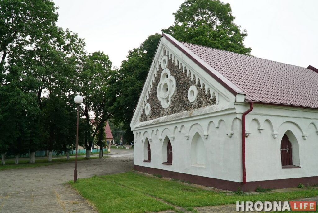 Палац у лясных джунглях,  пешы мост і найвышэйшы млын Беларусі: падарожжа на 12 цікавостак за 1 дзень