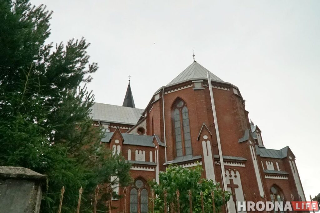 Палац у лясных джунглях,  пешы мост і найвышэйшы млын Беларусі: падарожжа на 12 цікавостак за 1 дзень