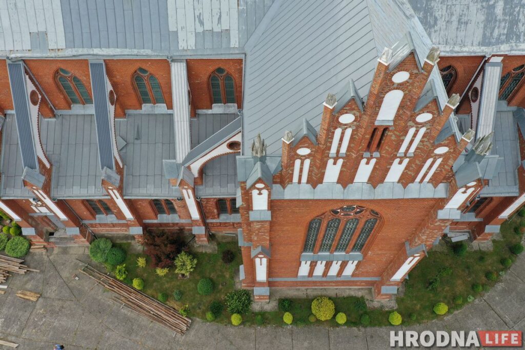 Палац у лясных джунглях,  пешы мост і найвышэйшы млын Беларусі: падарожжа на 12 цікавостак за 1 дзень