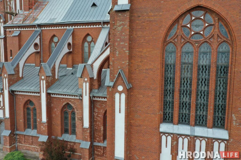 Палац у лясных джунглях,  пешы мост і найвышэйшы млын Беларусі: падарожжа на 12 цікавостак за 1 дзень