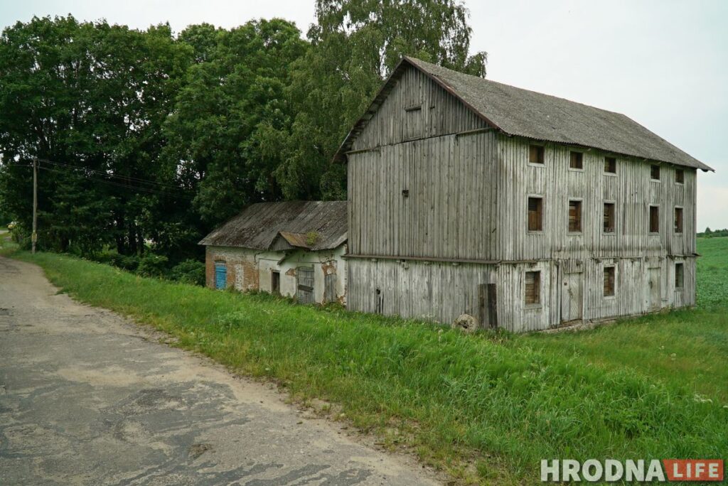 Палац у лясных джунглях,  пешы мост і найвышэйшы млын Беларусі: падарожжа на 12 цікавостак за 1 дзень