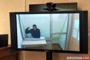 «Не баіцеся, што суседзі тапкамі закідаюць?» Ціханоўскаму на судзе ў Гродне далі яшчэ 15 сутак