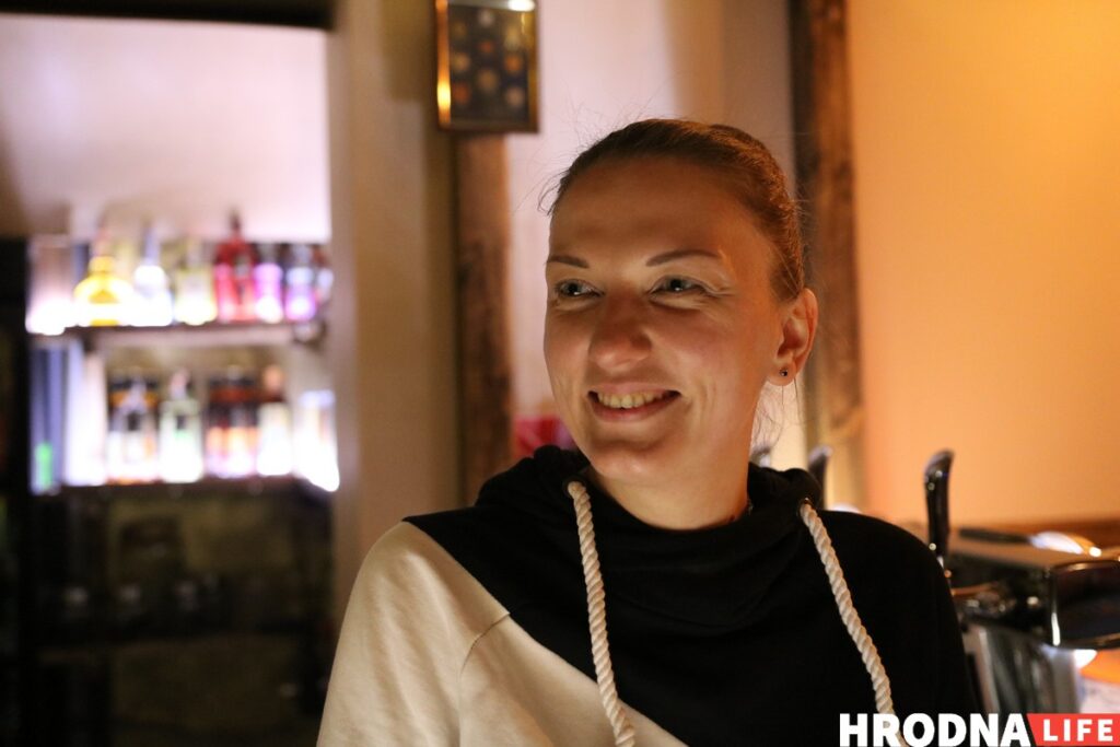 «Яны зрабілі ўсё, каб загубіць мой бізнес". Усіх працаўнікоў бара ў цэнтры горада пасадзілі на суткі