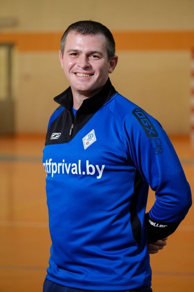 Кто такие «тихари»? Как сотрудники таможни, прокуратуры, МЧС и Следственного комитета работали на выборах президента и протестах