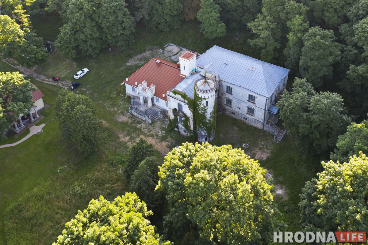 Горад Ларысы Геніюш, радзіма беларускіх немцаў і сядзіба, дзе гасцяваў Напалеон. 10 месцаў паміж  Свіслаччу і Зэльвай – за 1 дзень