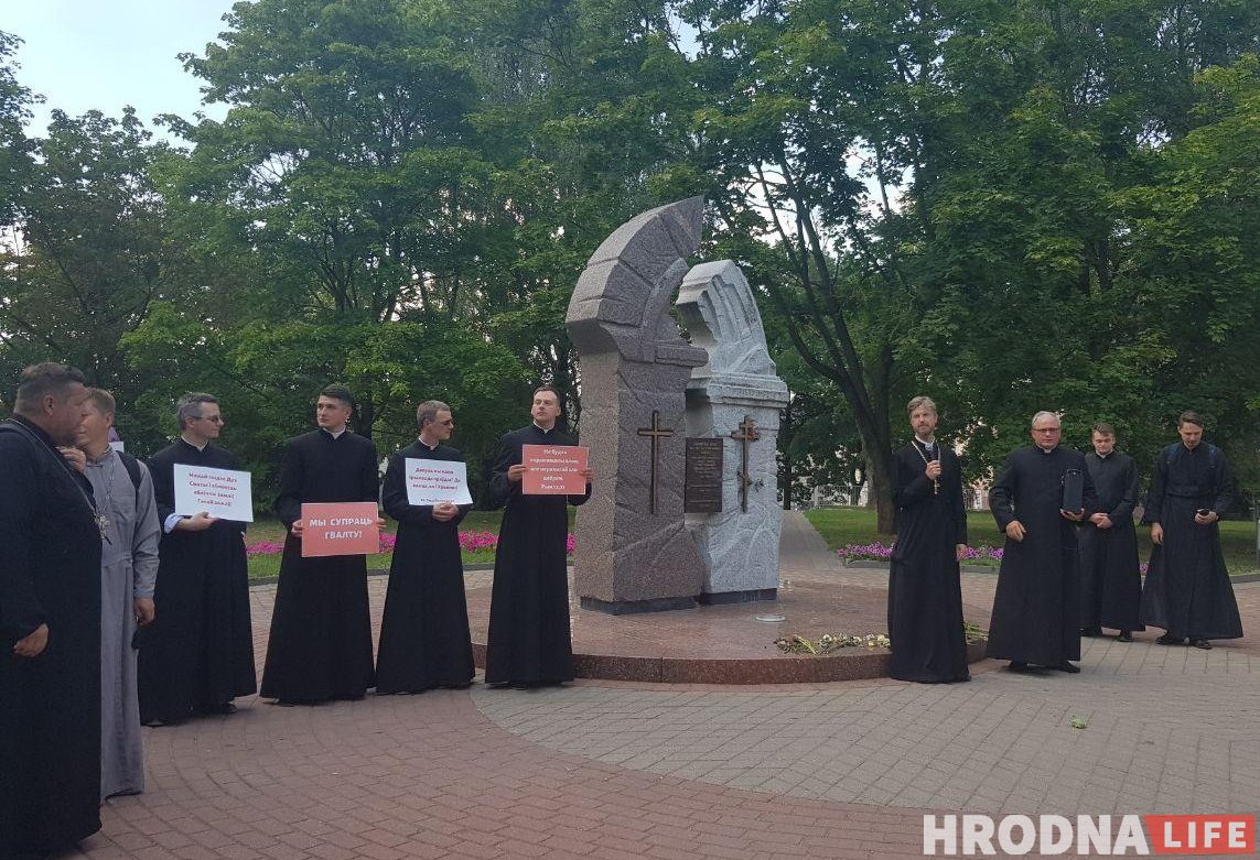 Верующие Гродно объединились в общем шествии против насилия
