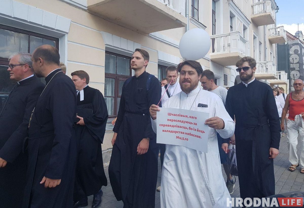 Верующие Гродно объединились в общем шествии против насилия