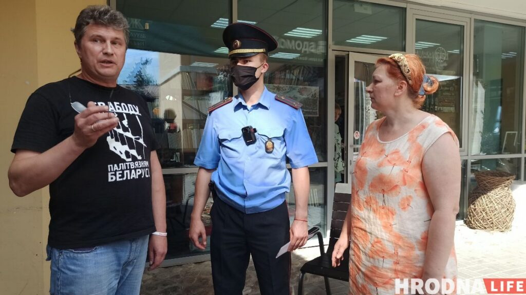 Актывіста Сяргея Верамеенку затрымалі з АМАПам у двары ягонай крамы (абноўлена)