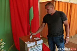 Назіральніка на ўчастку ў Гродне затрымалі і даставілі ў РАУС