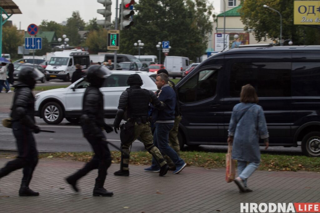 Газ и жесткие задержания. Акцию в Гродно разогнали через несколько минут