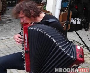 "Часам важныя не ноты". Баяніст Ягор Забелаў пра першы сольнік, ідэальнага слухача і музыку эмоцый