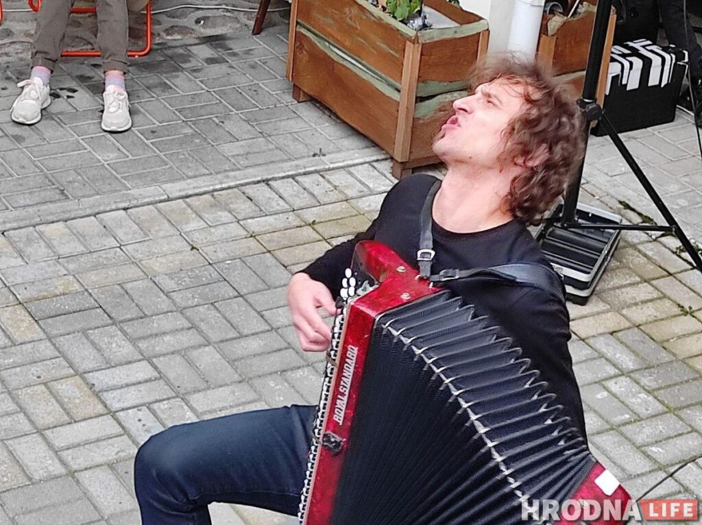 "Часам важныя не ноты". Баяніст Ягор Забелаў пра першы сольнік, ідэальнага слухача і музыку эмоцый