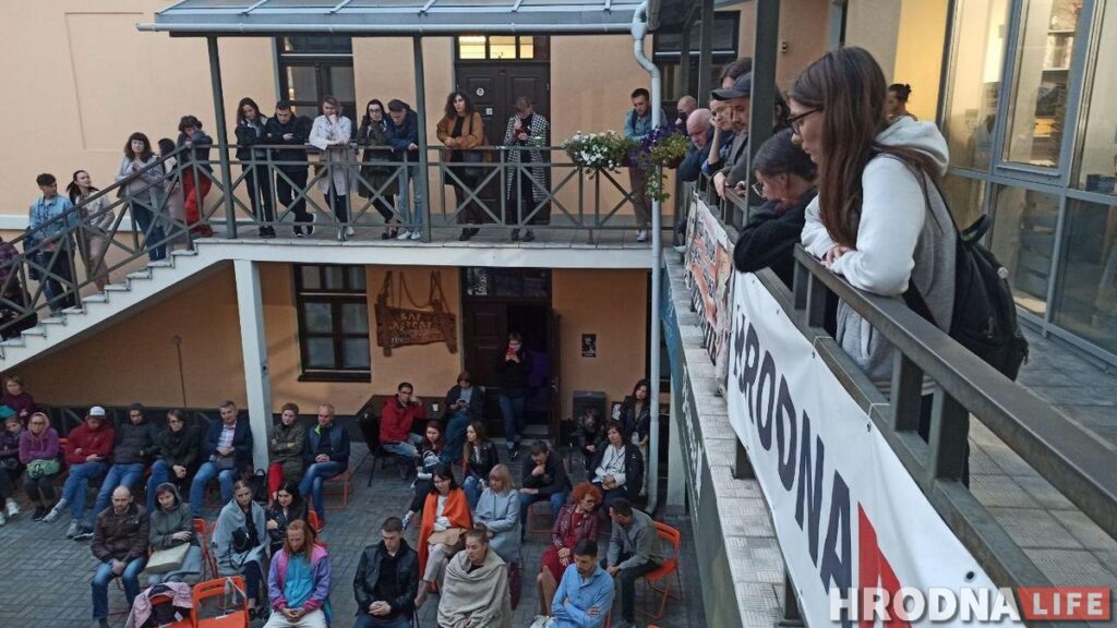 "Часам важныя не ноты". Баяніст Ягор Забелаў пра першы сольнік, ідэальнага слухача і музыку эмоцый