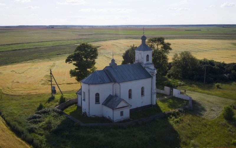 Горад Ларысы Геніюш, радзіма беларускіх немцаў і сядзіба, дзе гасцяваў Напалеон. 10 месцаў паміж  Свіслаччу і Зэльвай – за 1 дзень