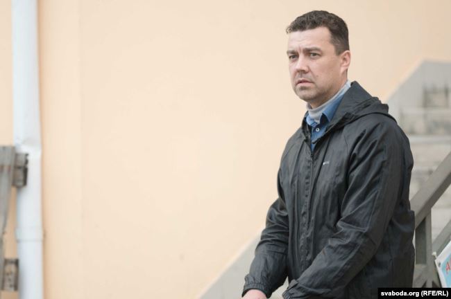 В Гродно уволили работника МЧС, который хотел узнать результаты выборов, а попал в изолятор. Мужчина подал в суд