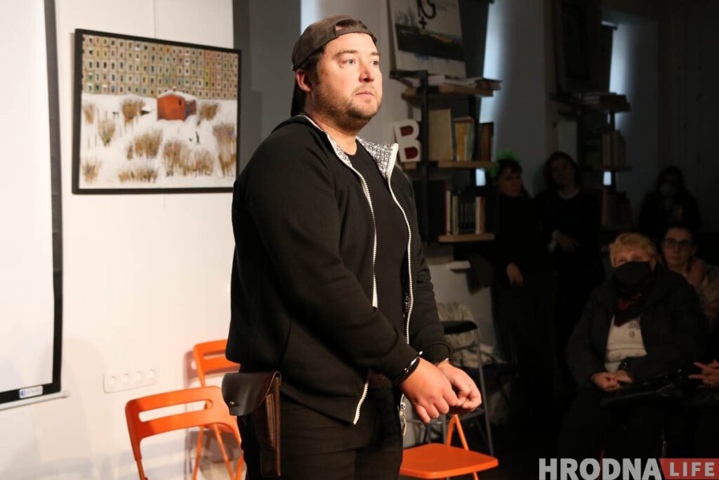 Тюлень, улитки и автозак. Актеры драмтеатра Гродно показали второй (не)спектакль