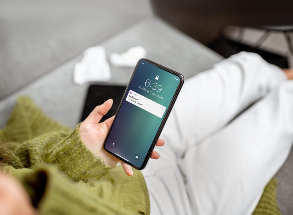 #яанлайн і бабуля таксама: у Беларусі запусцілі валанцёрскі рух для навучання мабільным тэхналогіям