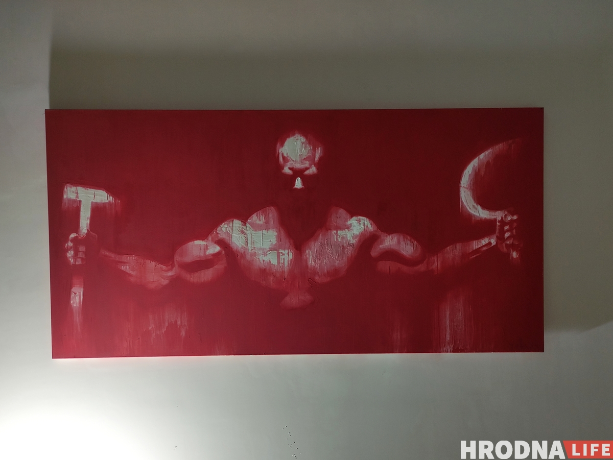 Сергей Гриневич открыл выставку о внутренней эмиграции с "неликвидными" картинами