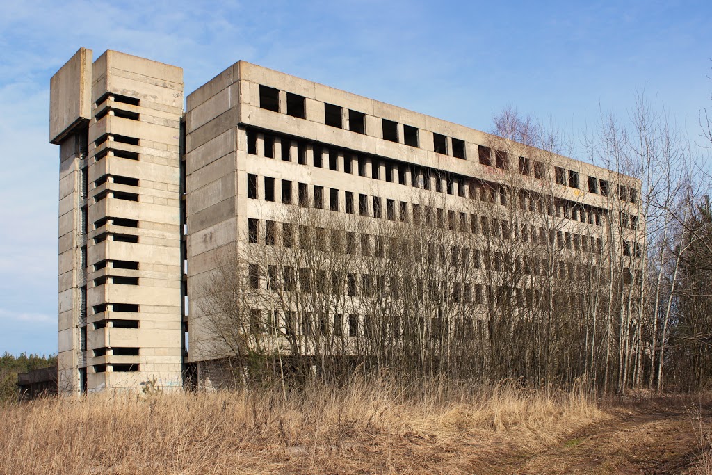 Была часткай грандыёзнага праекта позняга СССР. У Смаргоні за 27 рублёў прадаецца сяміпавярховая гасцініца Была часткай грандыёзнага праекта позняга СССР. У Смаргоні за 27 рублёў прадаецца сяміпавярховая гасцініца