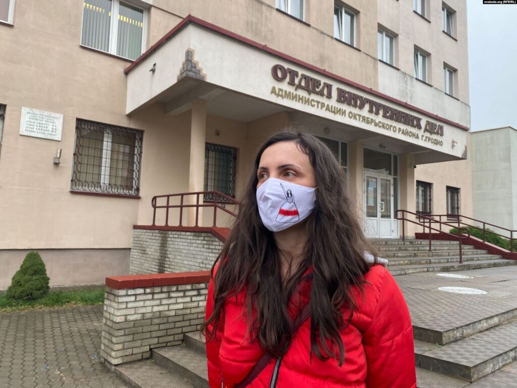 «БЧБ-нявесту» Іну Зайцаву асудзілі і далі штраф. Вясельную сукенку забралі