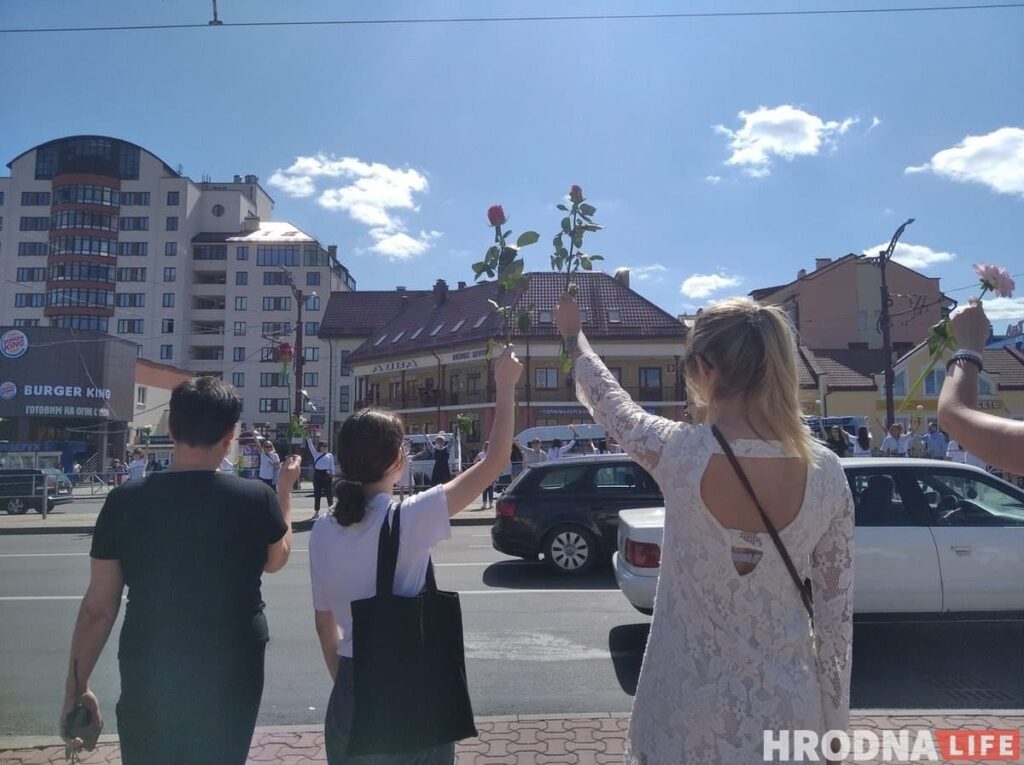 Двух гродзенцаў асудзілі за супраціўленне ДАІ падчас жаночай акцыі 12 жніўня Двух гродзенцаў асудзілі за супраціўленне ДАІ падчас жаночай акцыі 12 жніўня