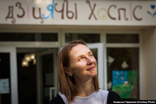 Пагражалі забраць дзяцей. Дырэктарка гродзенскага дзіцячага хоспіса расказала, чаму з'ехала за мяжу