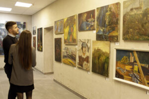 Падчас крызісу для бізнесу ў Гродне адкрылася арт-галерэя. Навошта? Падчас крызісу для бізнесу ў Гродне адкрылася арт-галерэя. Навошта?