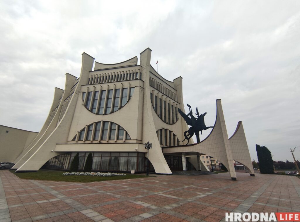 У Гродзенскім драмтэатры - новыя акцёры. Што адбылося пасля масавых звальненняў? У Гродзенскім драмтэатры - новыя акцёры. Што адбылося пасля масавых звальненняў?