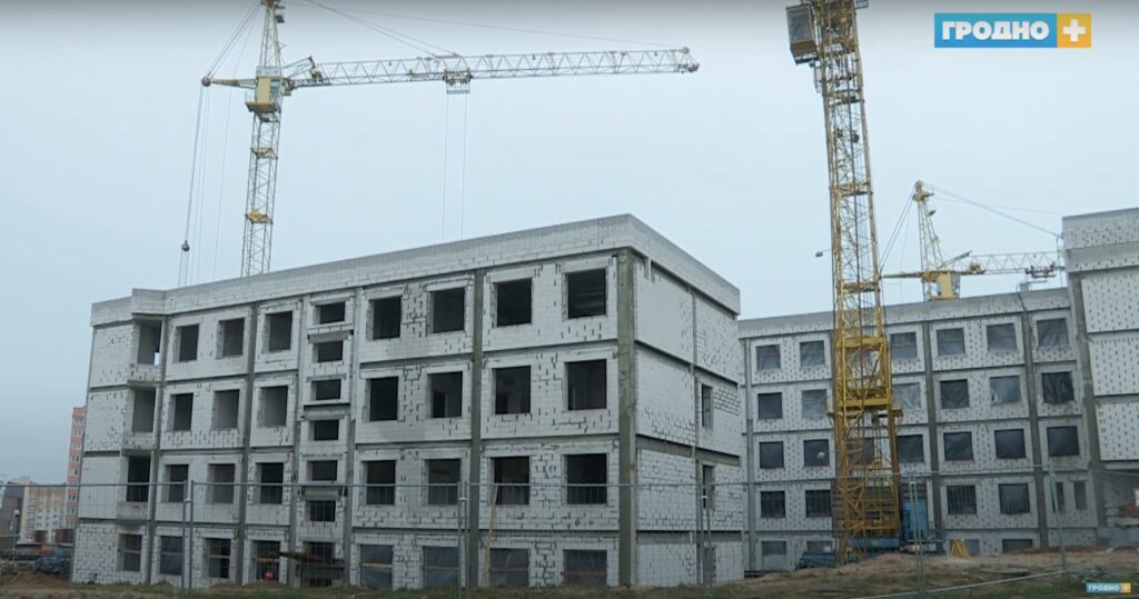 Паліклініку ў Альшанцы будуюць амаль год. Як ідзе будоўля і колькі засталося Паліклініку ў Альшанцы будуюць амаль год. Як ідзе будоўля і колькі засталося