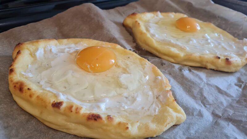 Гатуй хутка, еш павольна. Хачапуры на тварожным цесце і грэйпфрутавы фрэш для нядзельнага сняданку