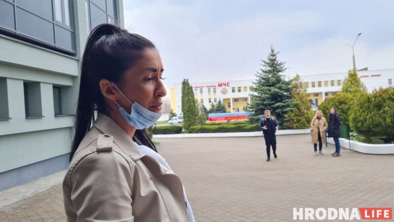 У справе толькі дзяўчаты. Гродзенцы далі 1,5 гады хатняй хіміі за абразу супрацоўніцы АМАП