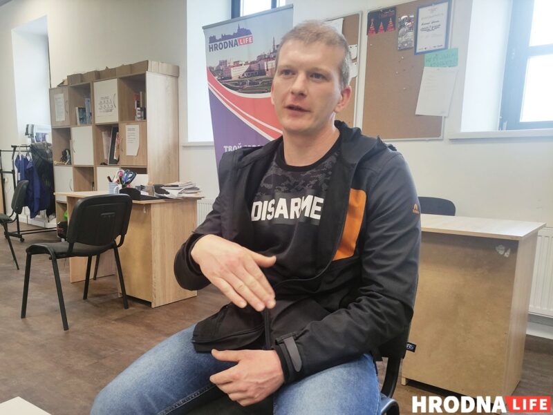 Звольнены падчас пратэстаў супрацоўнік "Гроднажылбуд" паўгода судзіцца з прадпрыемствам. Даведаліся, навошта яму гэта трэба