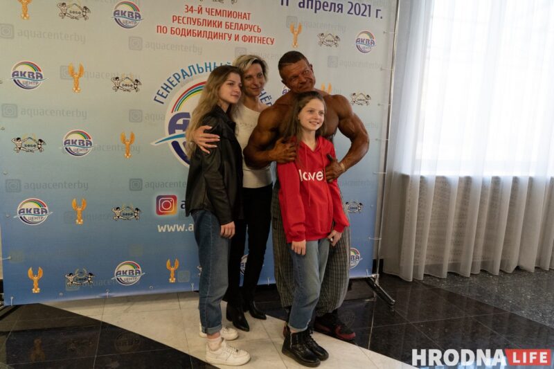 Накачанные,  красивые, упорные. В Гродно выбрали победителей 34-го чемпионата по бодибилдингу и фитнесу